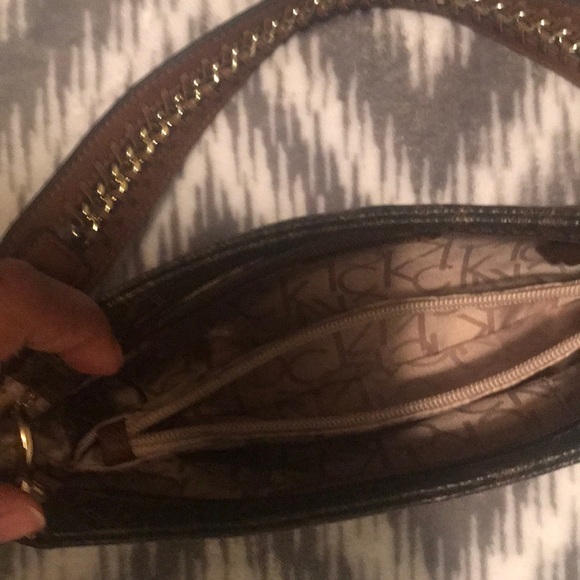 Used - Picture 2 of 3